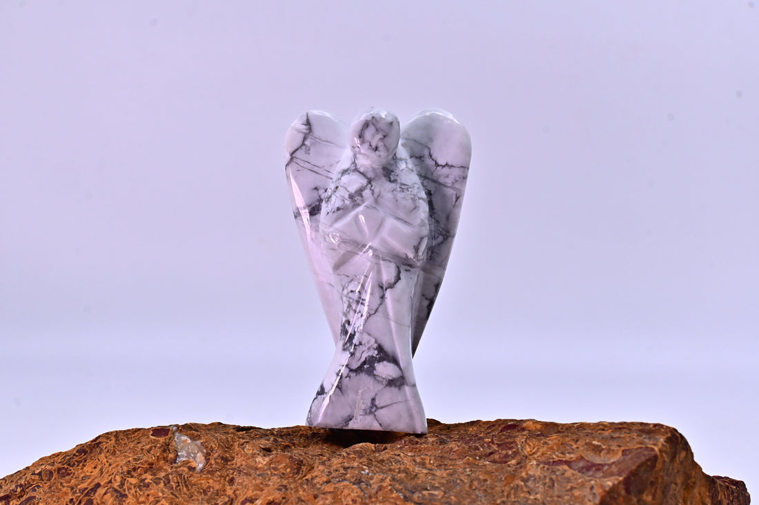 Howlite Angel